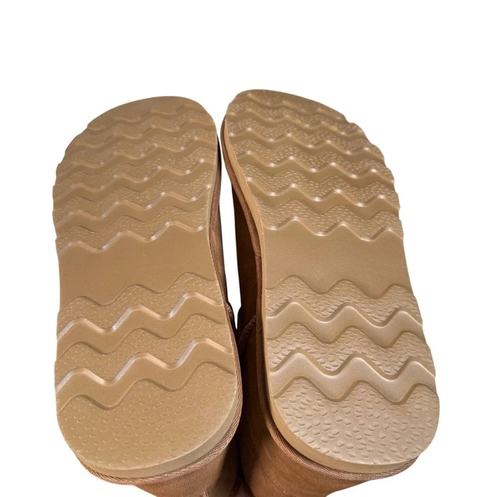 Clarks NIB Men 12 Suede Ankle Boot Tan Leather Indoor Outdoor Slipper Cozy Cloud
